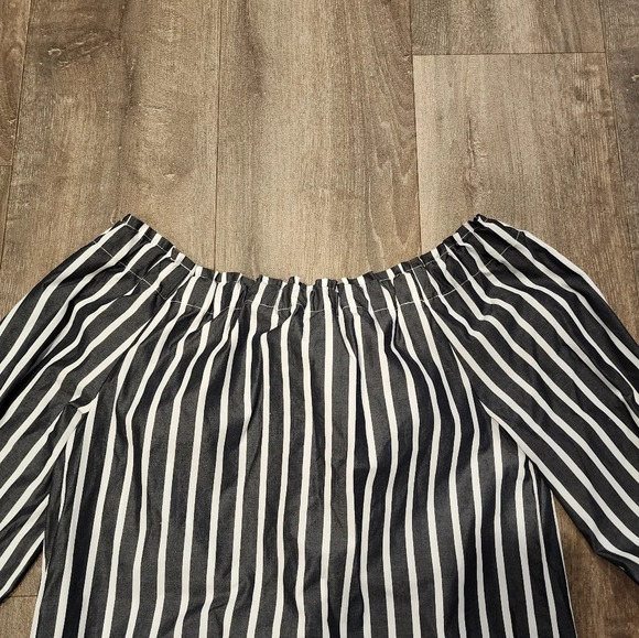 *NWT* J. Crew Striped Off the Shoulder Top with Bow - Picture 7 of 7